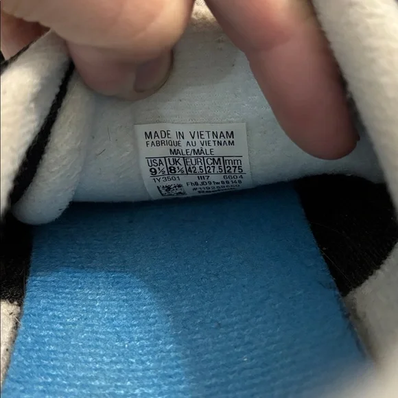 ⏳LAST CHANCE⏳Men’s Reebok Classic Suede and Nylon Sneakers (Black/White) - Picture 11 of 15